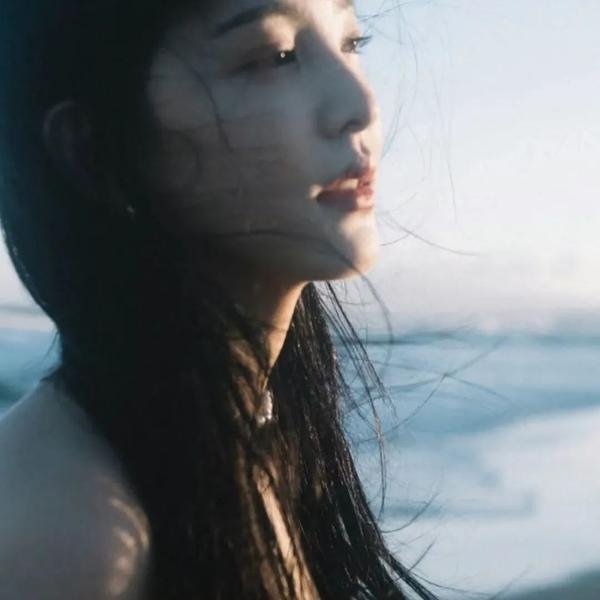 坡道上的红屋顶
